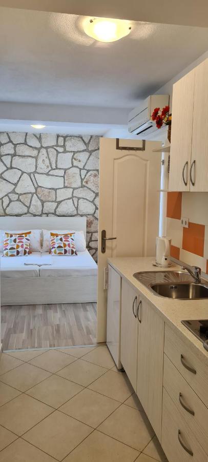 Apartments Antonia Hvar Town Exterior photo