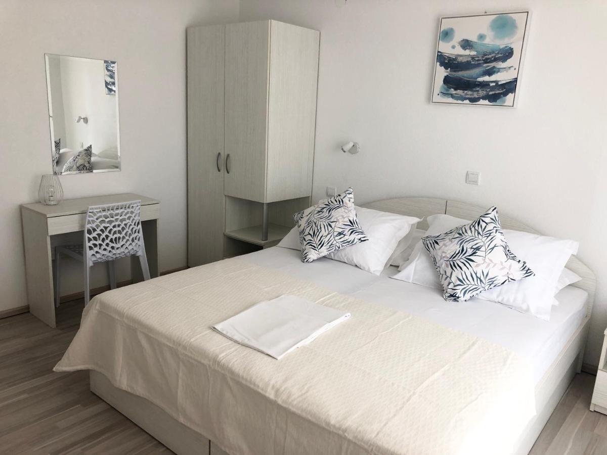 Apartments Antonia Hvar Town Exterior photo