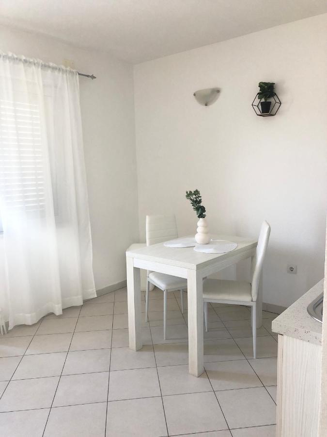 Apartments Antonia Hvar Town Exterior photo