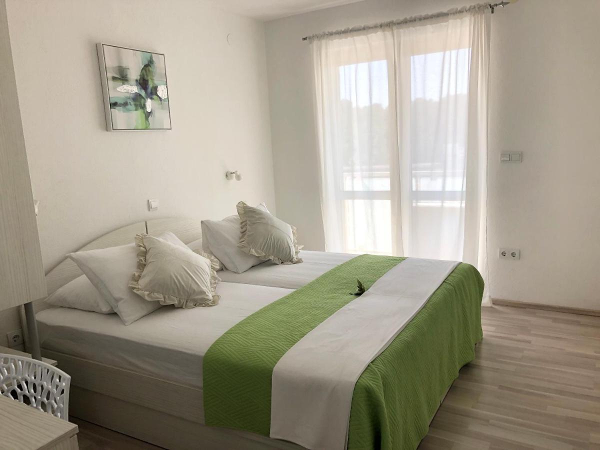Apartments Antonia Hvar Town Exterior photo
