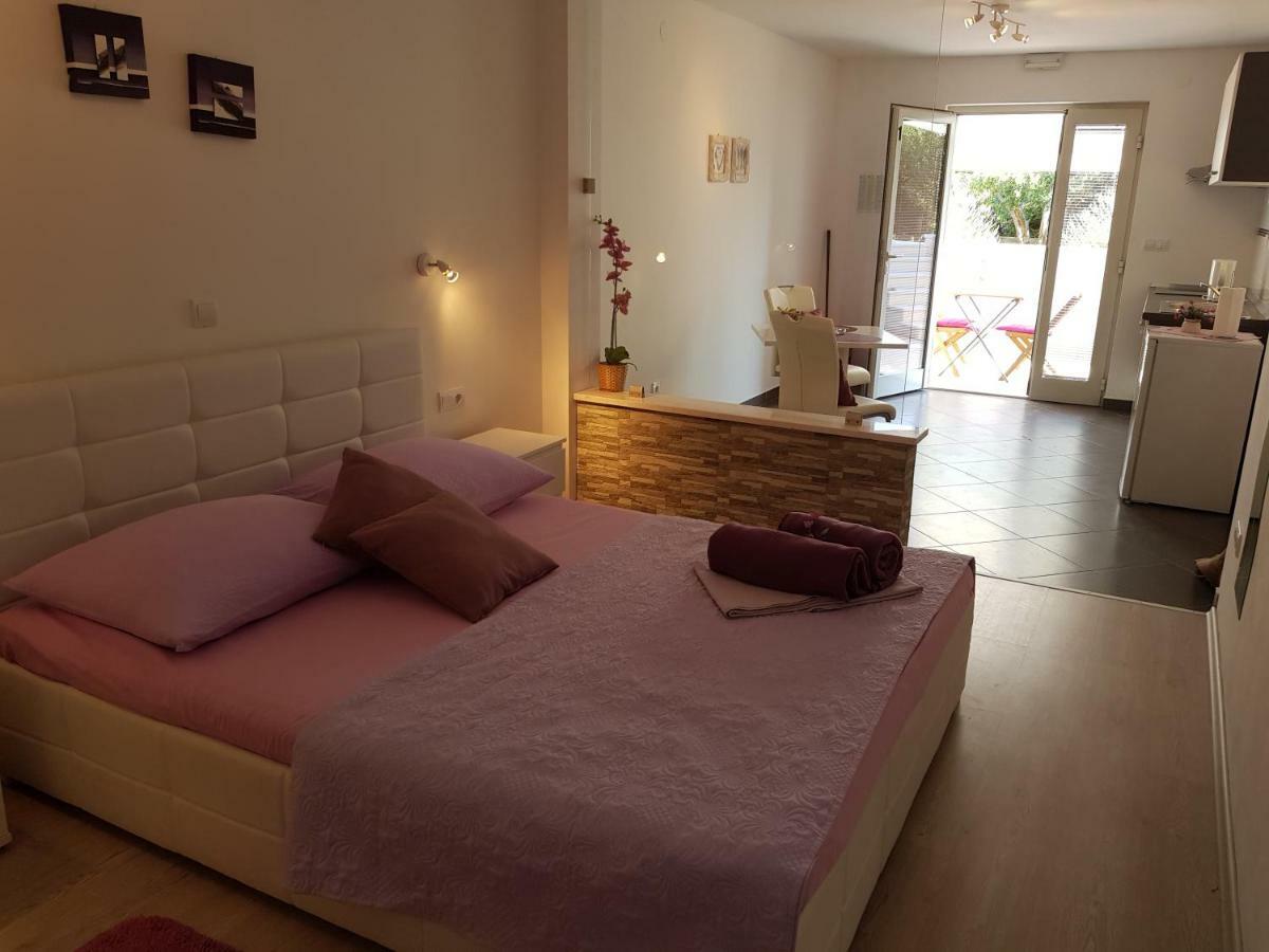 Apartments Antonia Hvar Town Exterior photo
