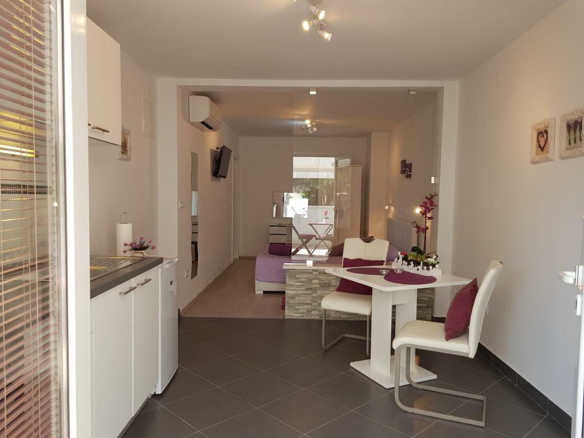 Apartments Antonia Hvar Town Exterior photo